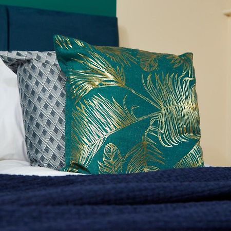 Exquisite Cambridge Abode - Sleeps 6 - Parking Apartment Bagian luar foto