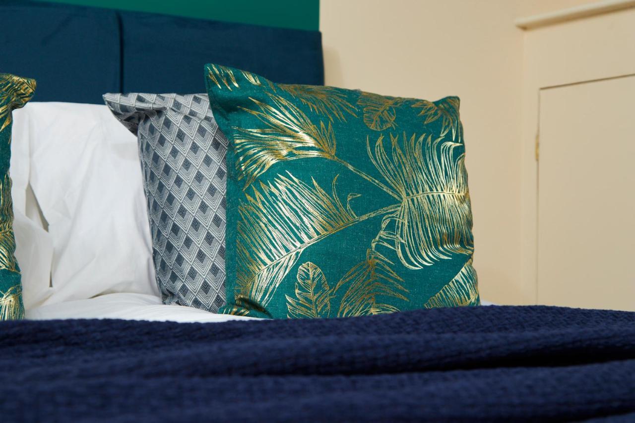 Exquisite Cambridge Abode - Sleeps 6 - Parking Apartment Bagian luar foto