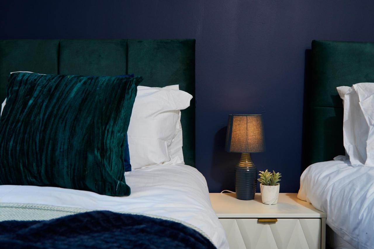 Exquisite Cambridge Abode - Sleeps 6 - Parking Apartment Bagian luar foto