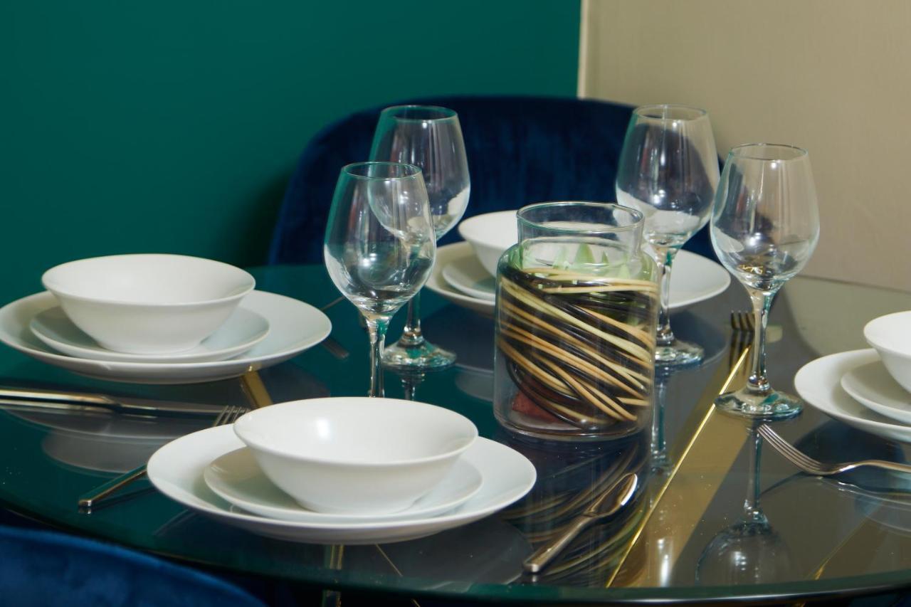 Exquisite Cambridge Abode - Sleeps 6 - Parking Apartment Bagian luar foto